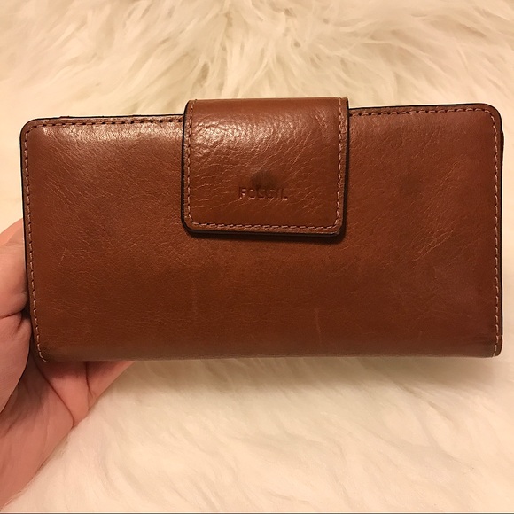 Fossil Handbags - 3/$35 Fossil Logan Tab Clutch Wallet